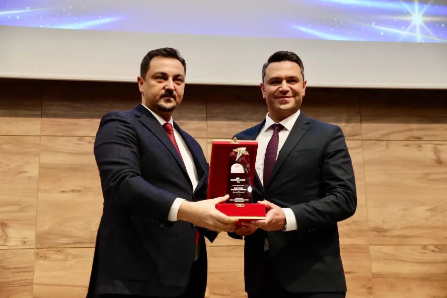 Ege'nin Enleri'nde 'En Başarılı Kurum' Ödülünün Sahibi Olduk